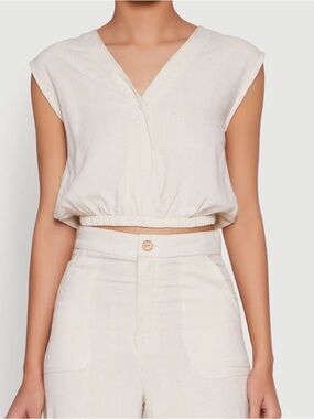 Love Cream Cropped V-Neck Sleeveless Light Top Size Medium Linen Spring Summer